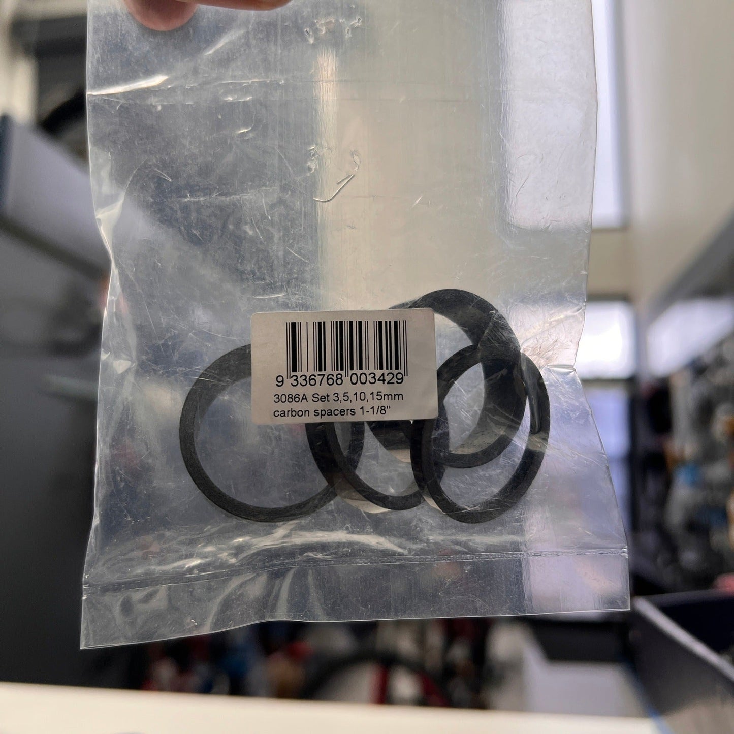 4 Pack Carbon Fibre Headset Spacers, 1 1/8" 28.6mm Gloss Black