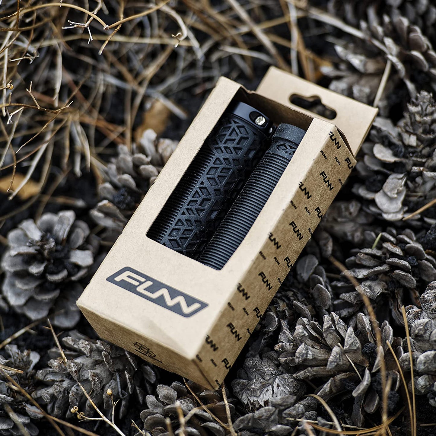 Funn Hilt Handlebar Grips with Single Lock-on Clamp
