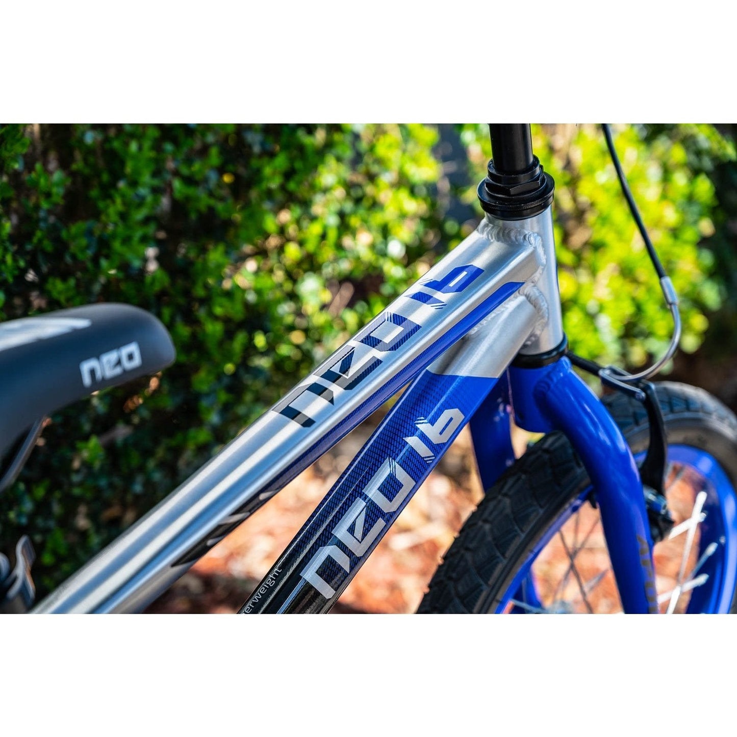 Neo+ 16 Boys Brushed Alloy/Blue Black Fade Bike