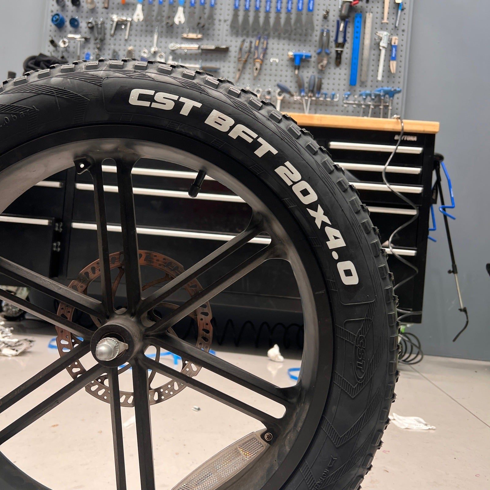CST - BFT 20 x 4.0" Tyre for Fat Bikes
