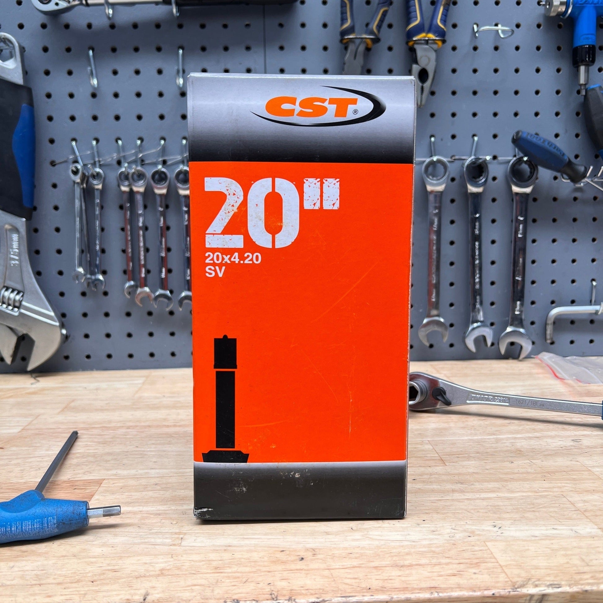 CST Bike Tube - Schrader - 20"x 4.0" / 4.2"